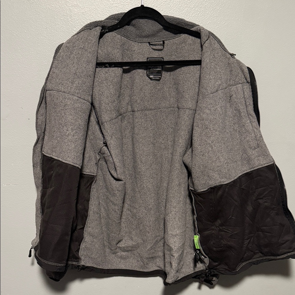 PRISTINE The North Face Denali Jacket - Grey/Black - Like New!